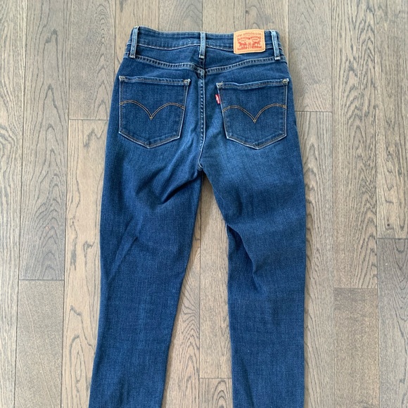 Levi's Skinny Jeans- 721 - Picture 2 of 2